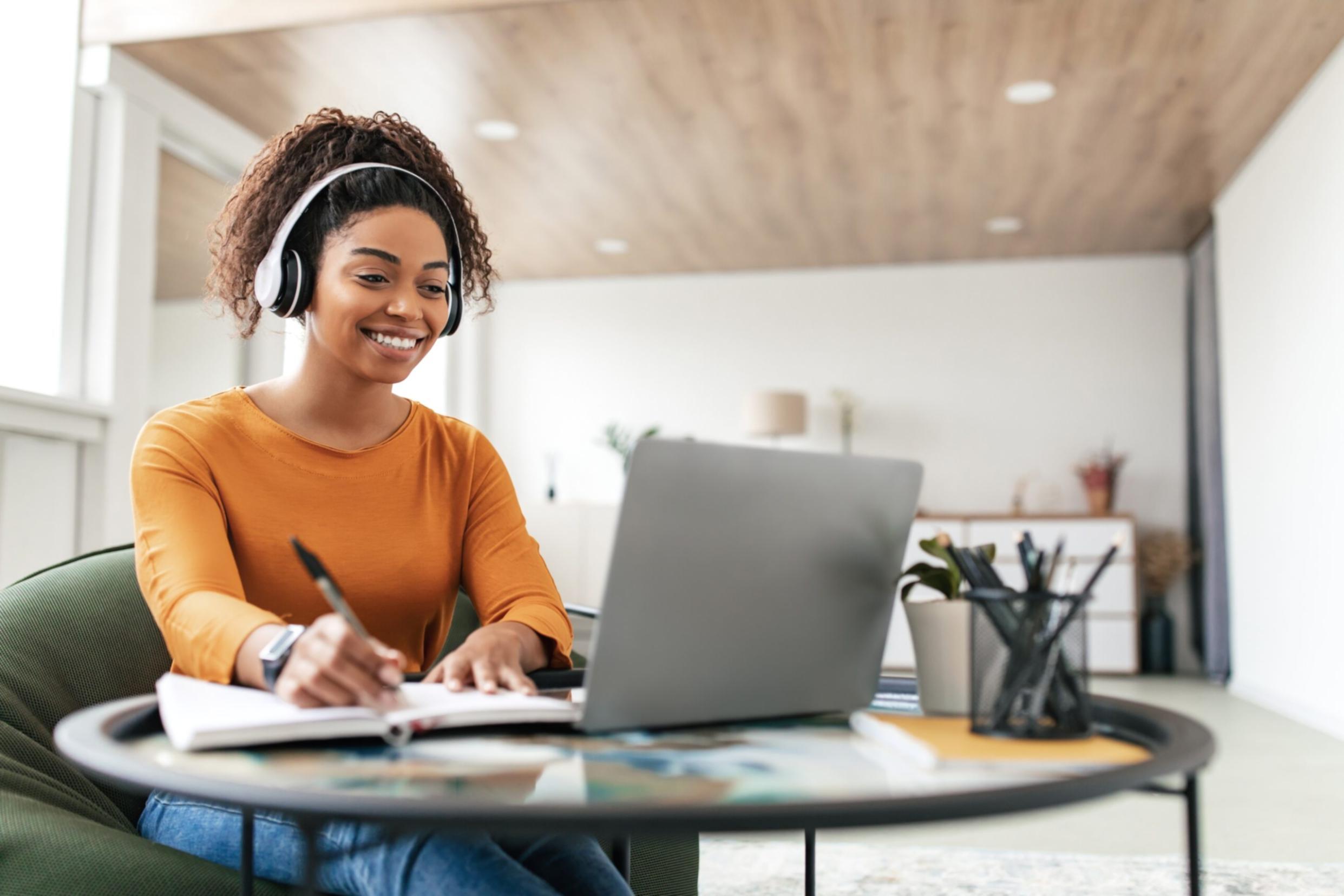 Interaktive Finanzplanungsschulung mit modernen digitalen Werkzeugen und Visualisierungen