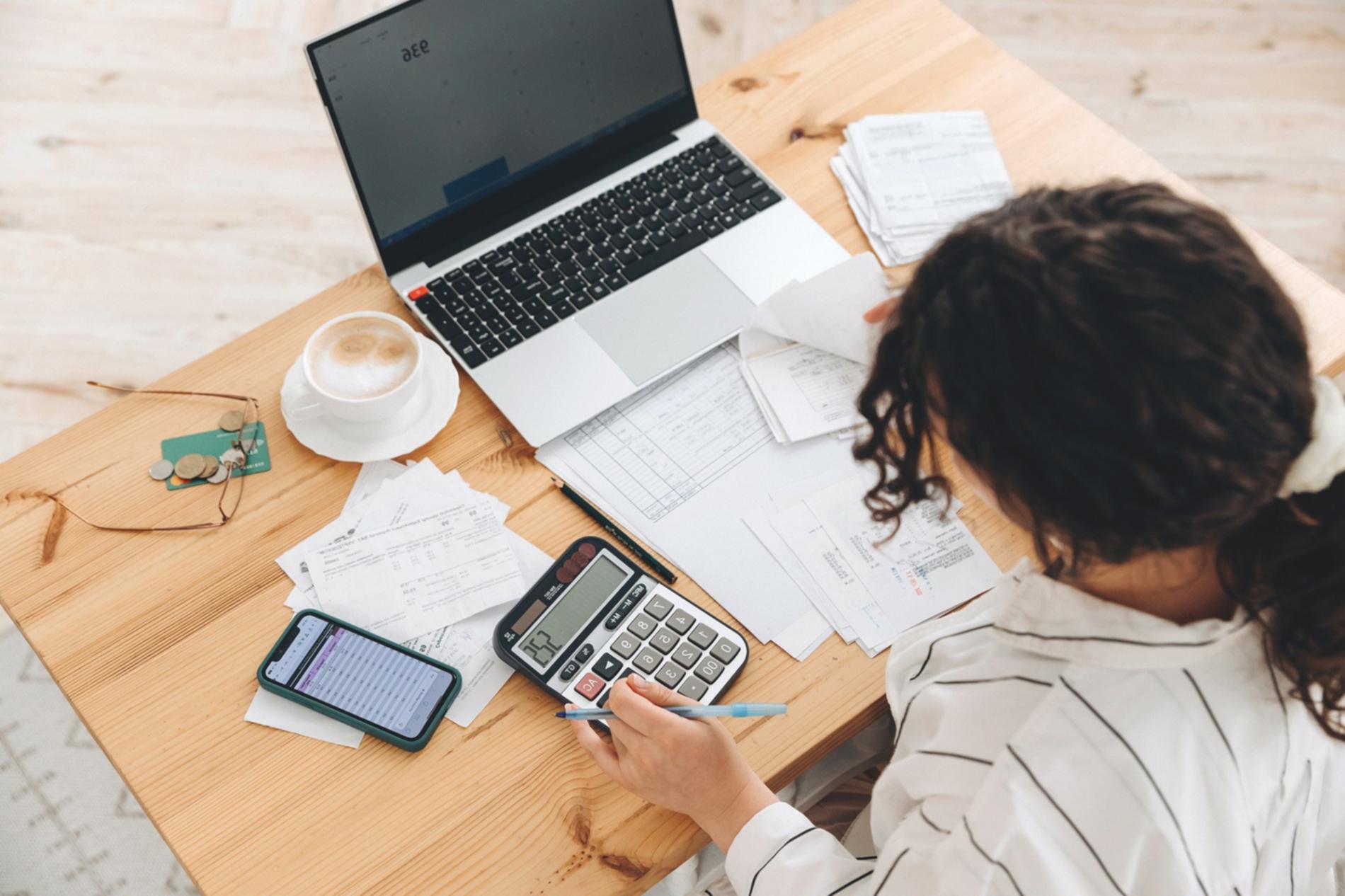 Analyse von Finanzdaten und Budgetstrukturen